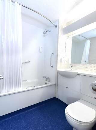 Отель Travelodge Waterford Уотерфорд Семейный номер (для 2 взрослых и 2 детей)-6